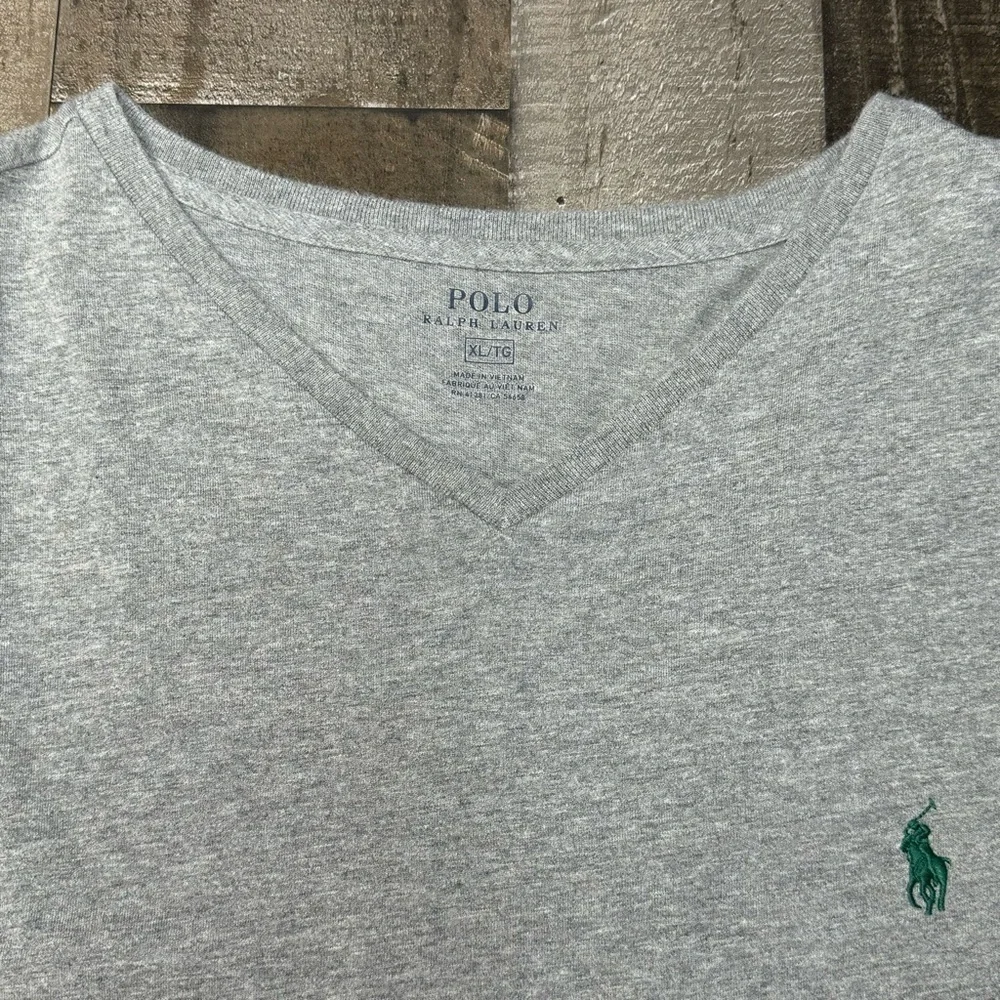 Polo Ralph Lauren Gray V Neck Tee size XL